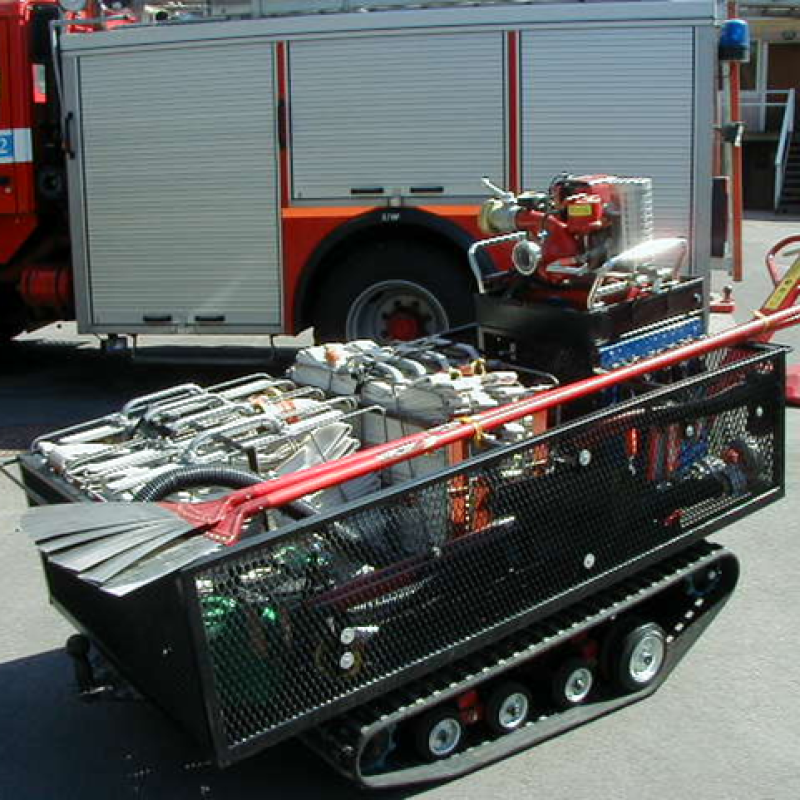 6950140611_12_jarnhast-utrustad-till-brandforsvaret